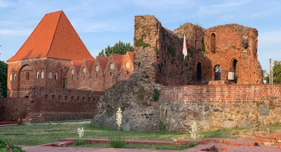 Ruins of the knight's castle, Kamienna Góra, Poland, Poland